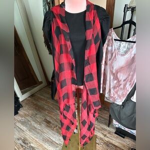 Checkered fringe detail wrap